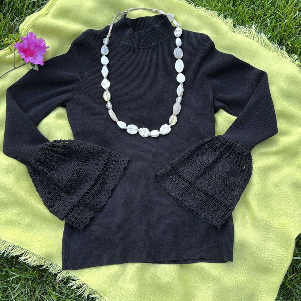 🩷 WHO WHAT WHERE; L/S Black Ribbed Faux Turtleneck Top w/Pretty Lace Sleeves XL